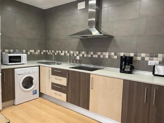 Apartamentos Turisticos Los Barruecos Caceres Bagian luar foto