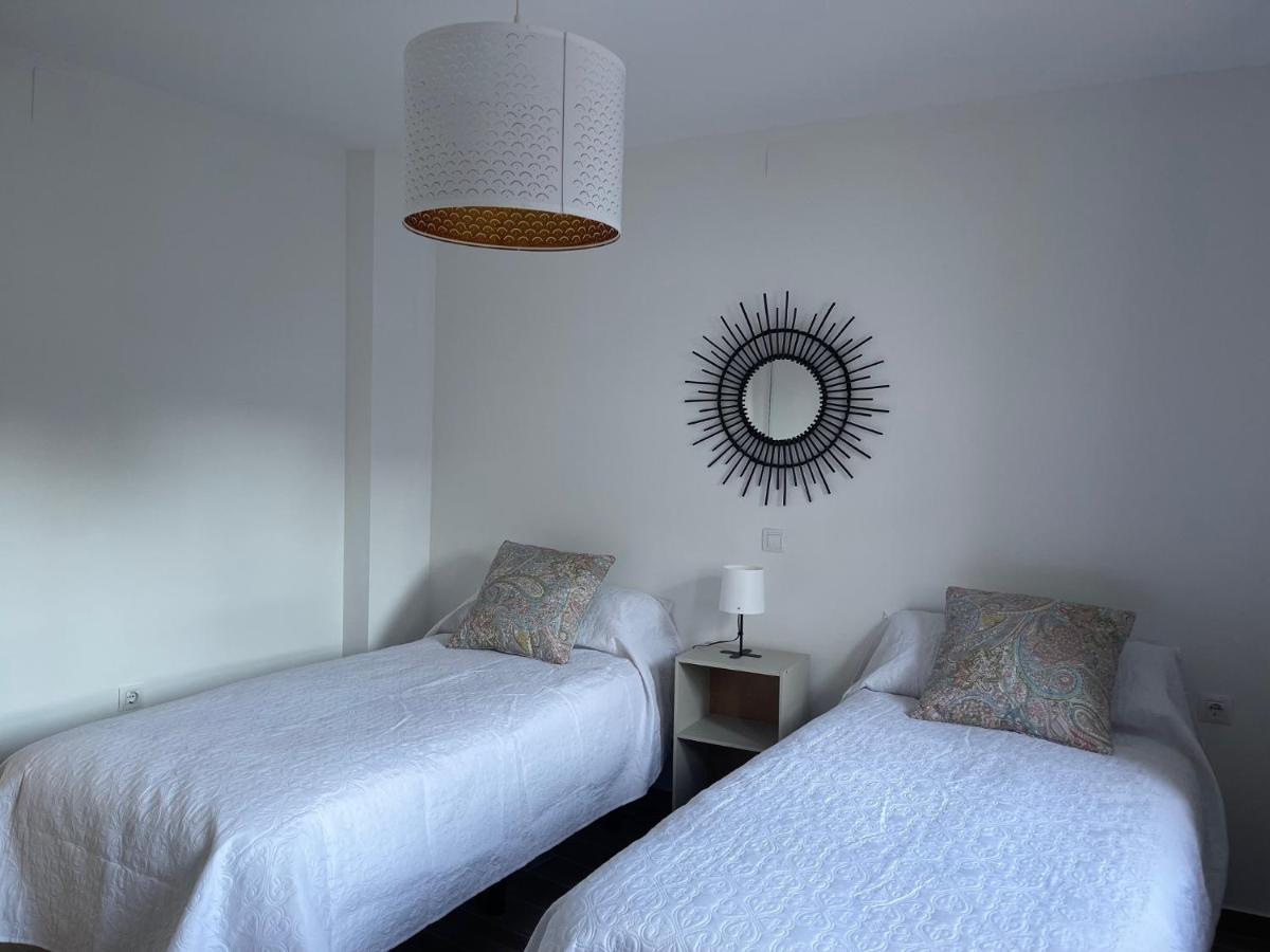 Apartamentos Turisticos Los Barruecos Caceres Bagian luar foto